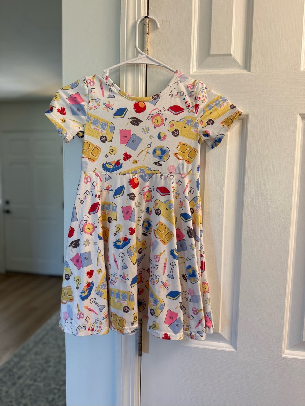 White School-Themed Short Sleeve Kids Dress with Colorful Prints